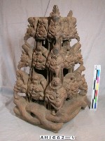 寺院柱的裝飾藏品圖，第2張